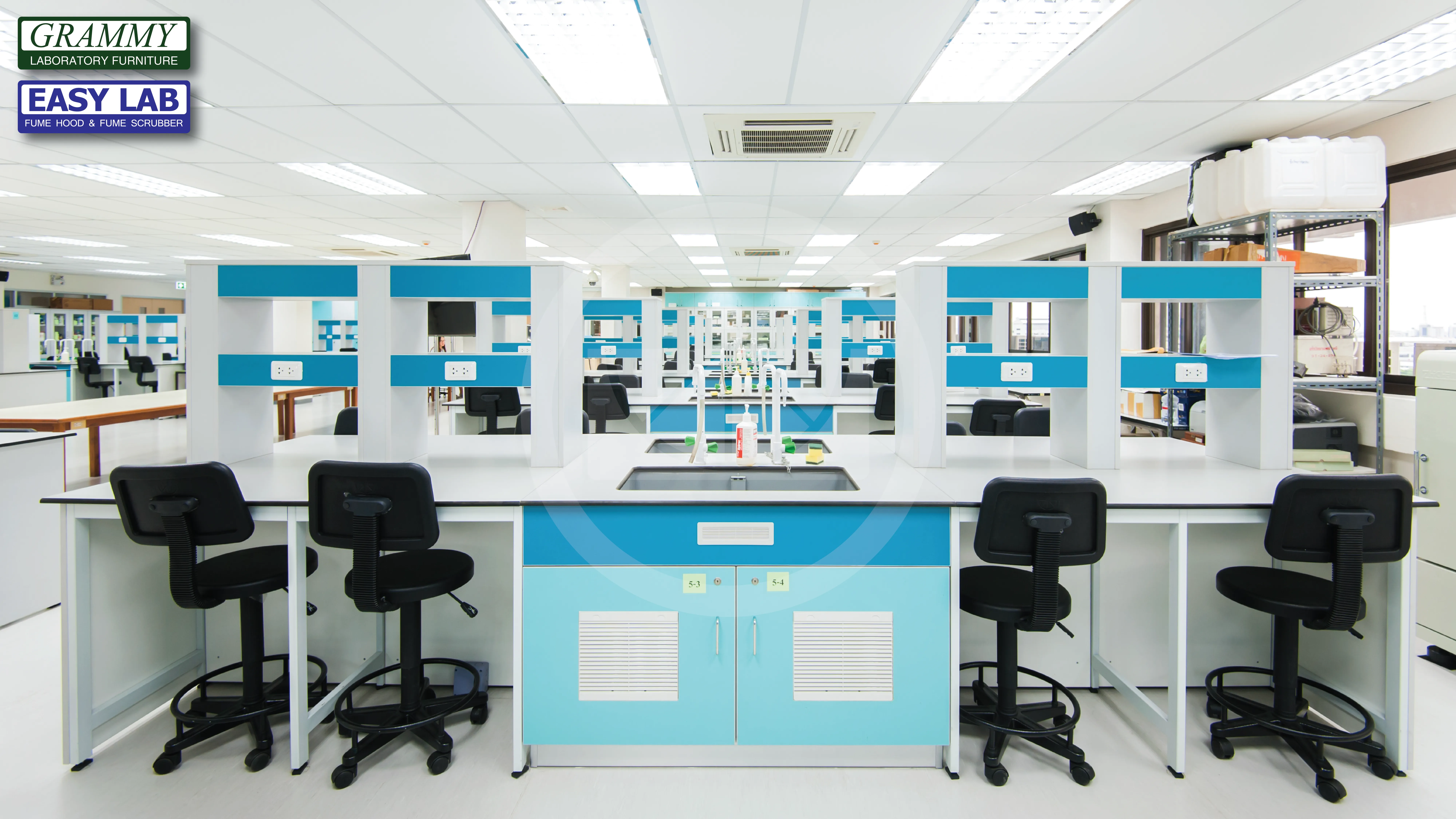 ติดตั้งโต๊ะปฏิบัติการ GRAMMY & ตู้ดูดควัน EASY LAB